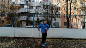 Упражнения с мячами для фитнеса на верёвке (5)