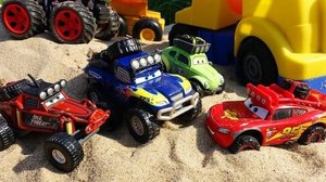 МУЛЬТИКИ ПРО МАШИНКИ 🚗 МАКВИН ЗАСТРЯЛ В ДИКОЙ ПУСТЫНЕ. ДРУЗЬЯ ЕДУТ НА ПОДМОГУ. УСПЕЮТ ЛИ? 🫤🫤🫤