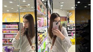 Vlog мой день на каникулах гуляю с сестрой по торговым центрам