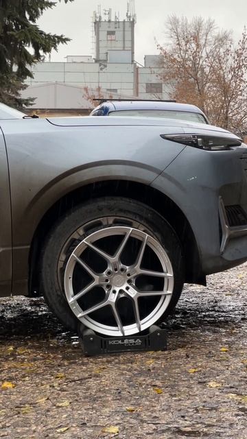 Changan UNI-K на примерке дисков в 20-ом диаметре