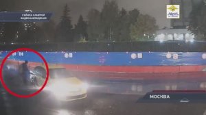 В Москве полицейские задержали курьера телефонных мошенников, забравшего у москвича более 14 млн руб