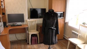 Поменять крючки на магнитные кнопки  и дополнить поясом из натуральной кожи .