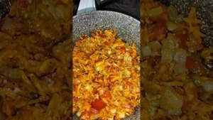 Варю вкусный наваристый суп щи из свежей капусты с тушёной свининой