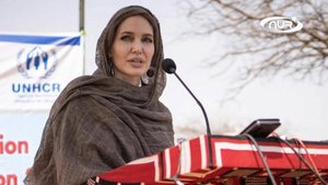 Джоли построит деревню для сирот из Газы!