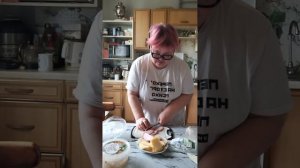 Нет не желая ни сил готовить, доедаем что есть