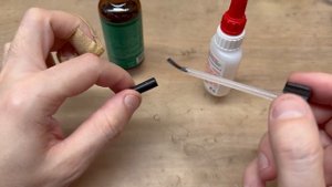 Что делать, если суперклей никак не держит и отрывается. Показываю наглядно