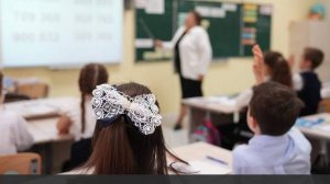 В Госдуме назвали неактуальной идею перехода на 12-летнее школьное обучение