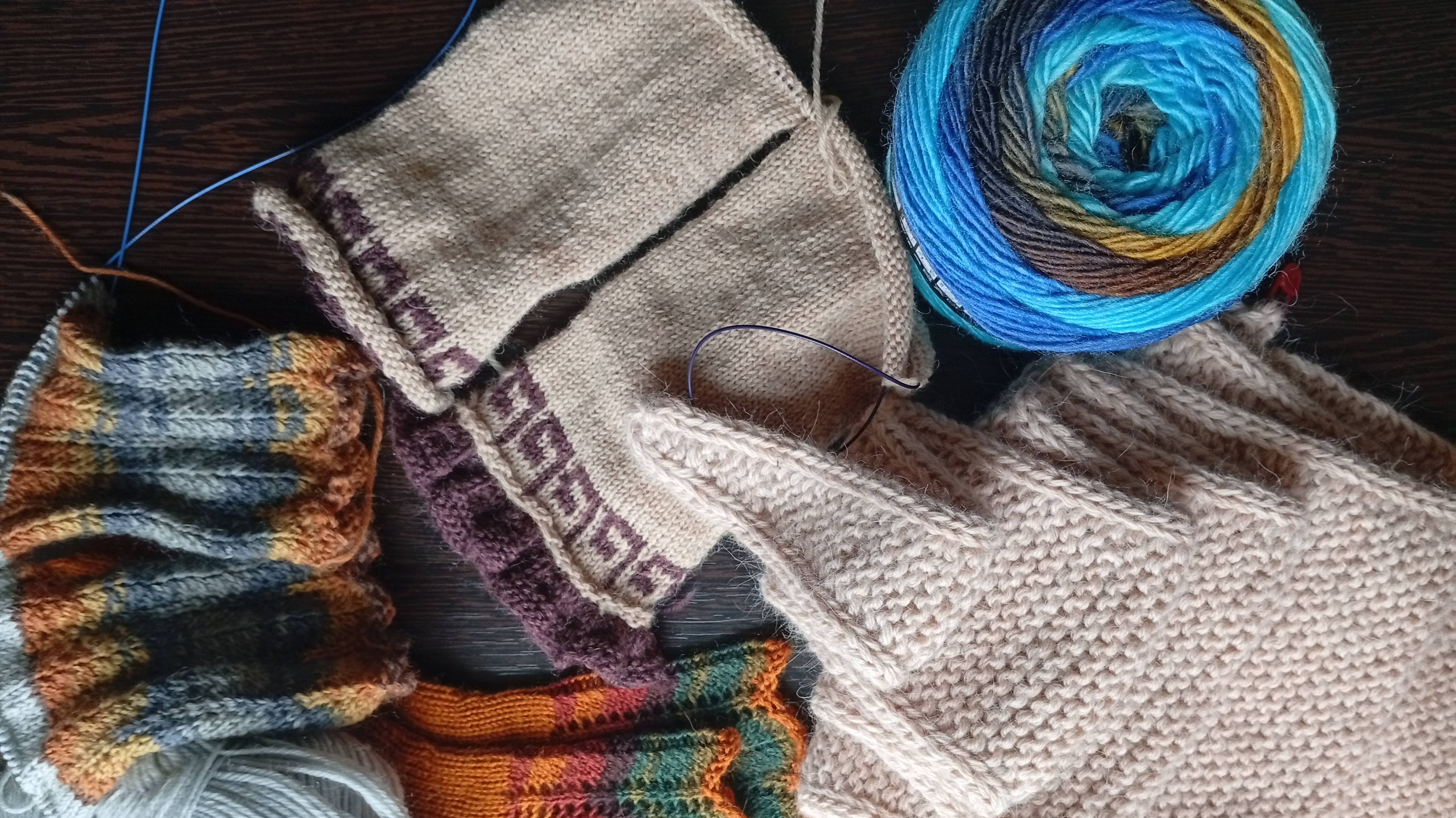 Про почти носочные мысли, неожиданный заказ и новую пряжу #вязовлог #вязаниеспицами #handmade смотреть онлайн