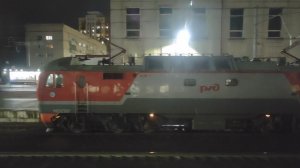 из окна поезда ст. Рязань 1 | ЭП2К-338 с поездом №32 Москва–Орск и 3ЭС6-1601 с грузовым