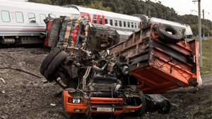 Десятки машин столкнулись с поездами в Москве за 2025 год