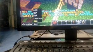 как сделать полоску за у босса сверху