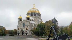 КРОНШТАДТУ полагается по штату