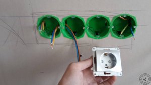 Процесс установки подрозеточных коробок под штукатурку