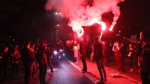 Массовые протесты в Сербии. Тысячи людей собрались в годовщину трагедии в городе Нови-Сад