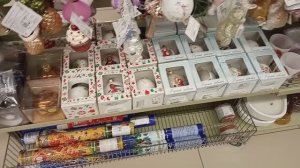 Украшения к Новому году в Familia