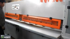 Гидравлическая гильотина для шпона