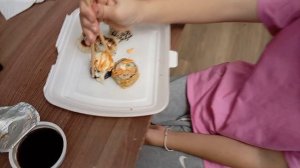 Заказали роллы из ресторана Первоуральск ! Вечером селедочка ! Урал !