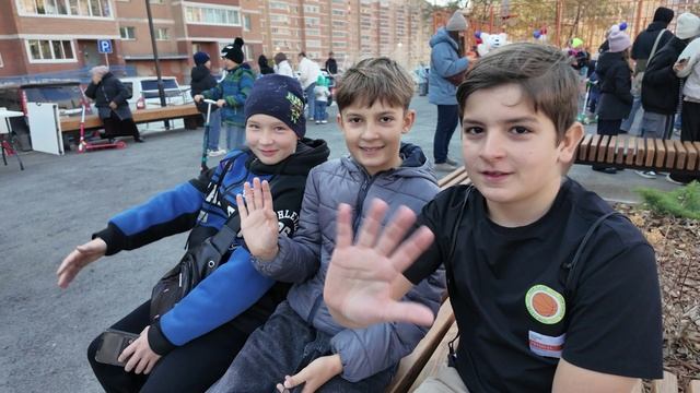 Современную детскую площадку открыли во Владивостоке на улице Анны Щетининой. смотреть онлайн