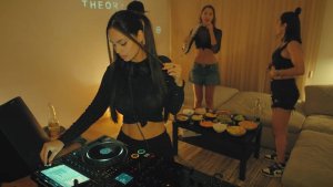 DJ SilverFox Afro House Grooves Set From @Blanktheory604 📍Dubai