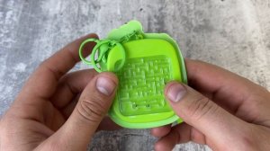 Магнитный брелок с игрой