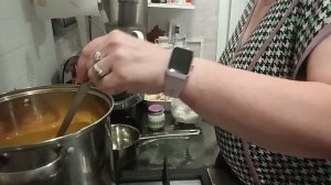 Тыквенный сок, и котлеты из кабачка с фаршем из грудки куринной.