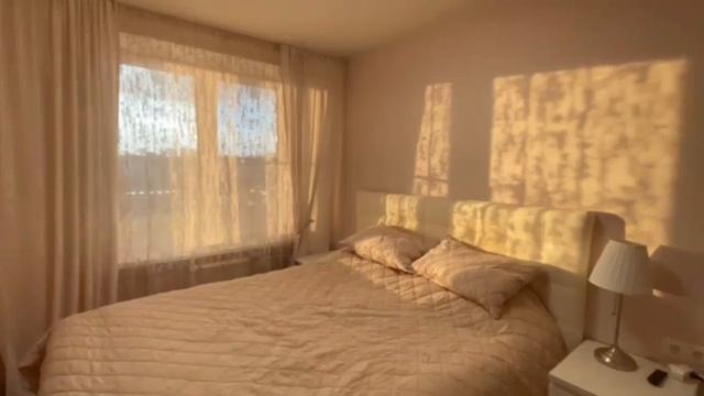 Квартира в солнечных лучах смотреть онлайн