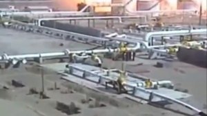 На крупнейшем НПЗ Нью-Мексико в США произошёл взрыв..mp4