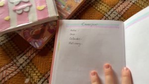 НАШЛА СТАРЫЕ ЕЖЕДНЕВНИКИ! Обзор блокнотов из детства
