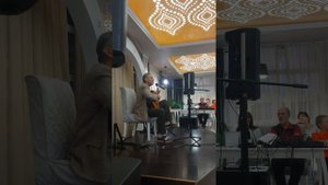 Обнимаю на прощанье