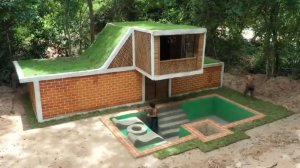 Строительство шикарной дачи с бассейном в лесу своими руками.