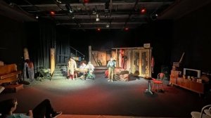 Прогон спектакля: Автор Джон Патрик. Адаптация на русский - Григорий Горин, сильно изменил.