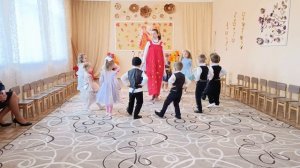 ОСЕНЬ НА НАШЕМ ПРАЗДНИКЕ.