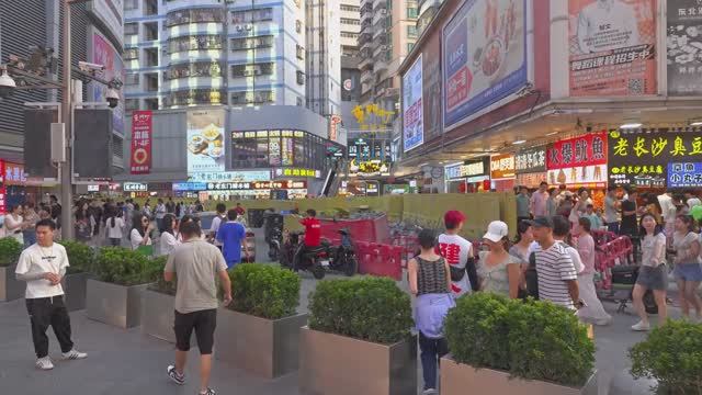 Китай. Прогулка по старейшей и самой оживленной торговой улице Дунмэнь в Шэньчжэнье