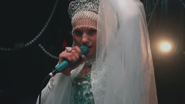 NIKA DUBIK, M Clis, Зори Бэнд – Зову тебя (Еthnic Deluxe Remix)