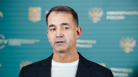 Дмитрий Певцов принял участие в награждении инклюзивных педагогов "ИнваПрофи - 2025"