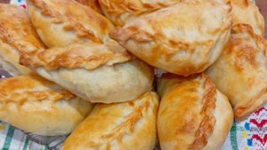 Татарские пирожки бэккен с тыквой на заварном тесте. Это очень вкусно.