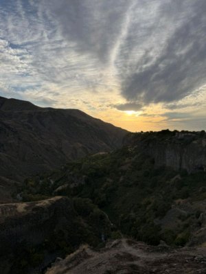 ночь выжить на кровати.