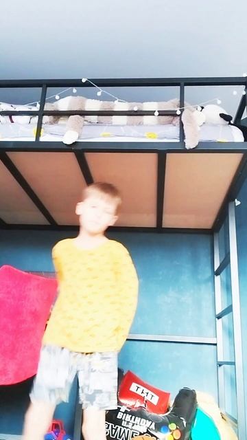 чеканю баскетбольный и футбольным мячом# тайгер.mp4