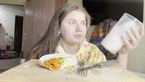 МУКБАНГ СМАЧНЫЙ КАКИЕ БАБЫ ПОРТЯТ МУЖИКОВ