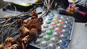 мастерю цветы из шишек