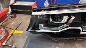 BMW 3 g20 2020. Меняем внутренности фары с донора.