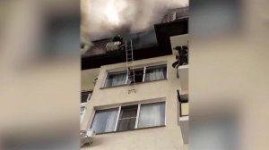 Очевидцы рассказали, как спасали девушку с младенцем во время пожара в Сочи