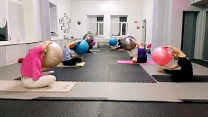 тренировка на всё тело с фитболом