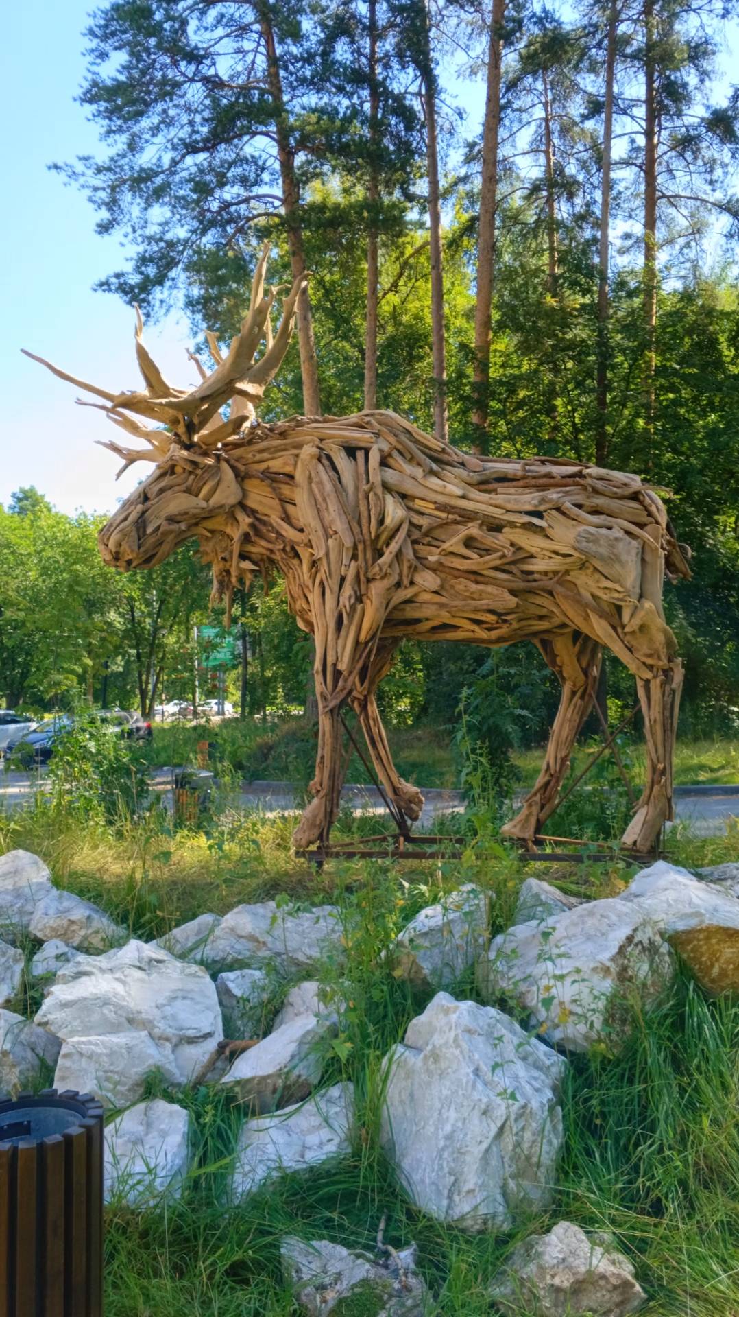 Скульптуры животных в Балатовском парке (Пермь)