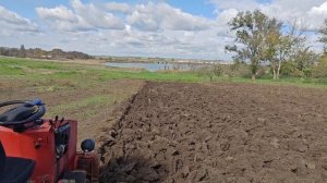 Утро хорошее, встретил родных, серьезная поломка трактора, заболел кабан Саня, рожа — это серьезно.