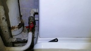 как заменить старую арматуру смывного бочка на новую, инструкция для всех.