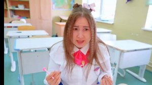 Никита пробрался в школу девочек 😱😱😱
видео не моë а  луномосик❤❤❤❤