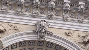 гуляем по Москве. Дошли до Сандуновских бань.