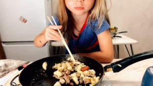 УЧУ ВНУЧКУ ХАЛЯВНЫЕ ДЕНЬГИ ЗАРАБАТЫВАТЬ,А ОНА ВСЕ МОИ СООБЩЕНИЯ ПРОЧИТАЛА И СЕКРЕТЫ РАСКРЫЛА🙈