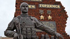 Памятник Герою России Владимиру Жоге открыли в Волновахе